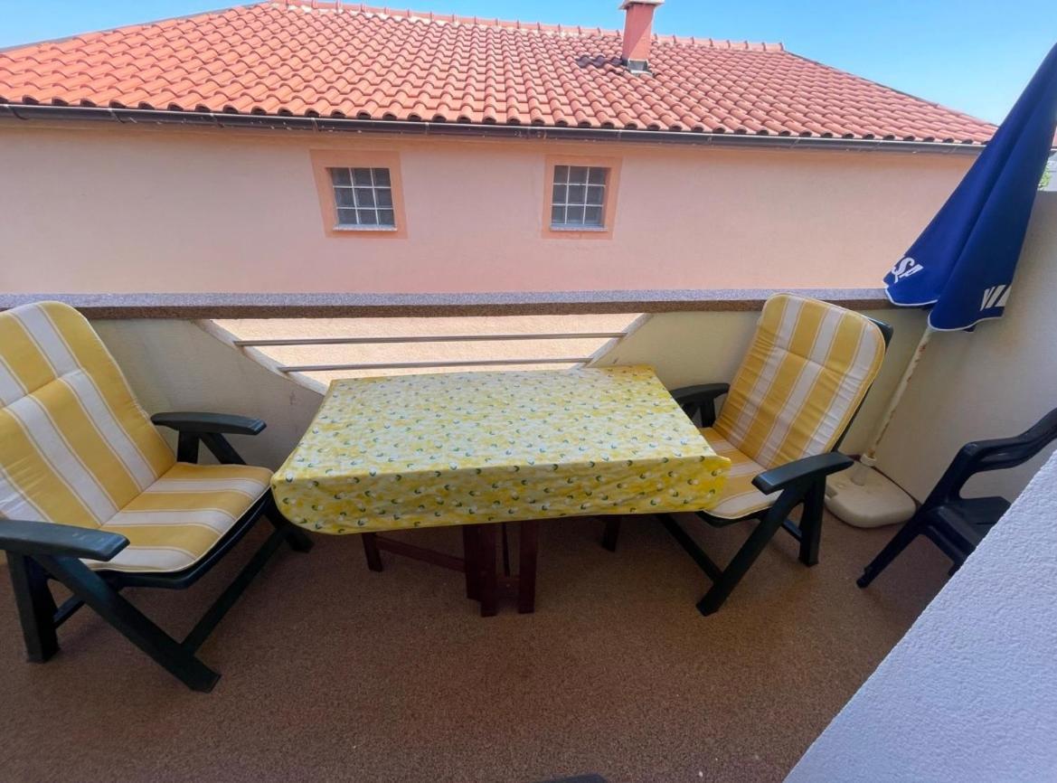 Elia Apartment Vir Exterior photo